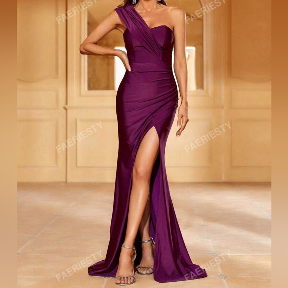 Faeriesty Purple/plum formal one shoulder floor length dress Medium